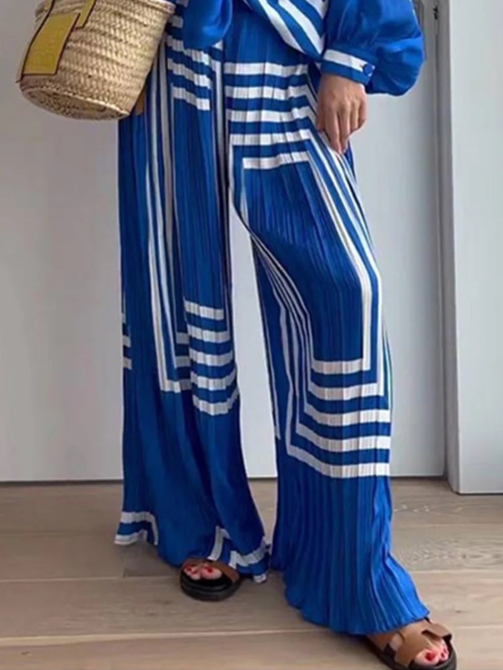 NWT Commense Oversized Blue Print Vacation Pants